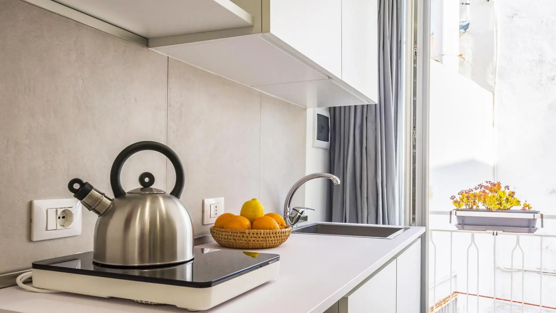Artemide House - Monolocale Ortigia Wifi Apartment Syracuse Italy